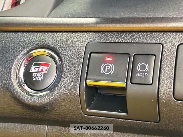 Toyota HARRIER 2018-06 8073901-19
