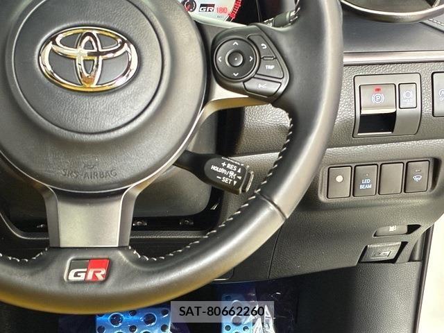 Toyota HARRIER 2018-06 8073901-21