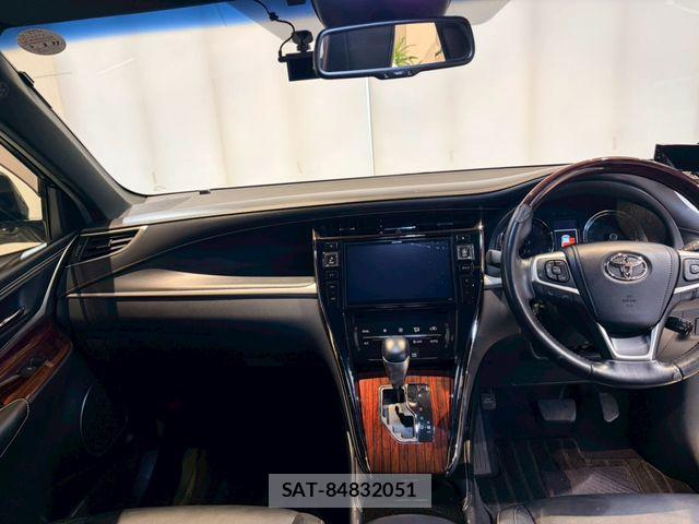 Toyota HARRIER 2017-02 8099420-1