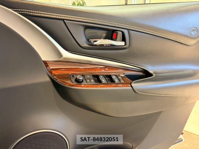 Toyota HARRIER 2017-02 8099420-26