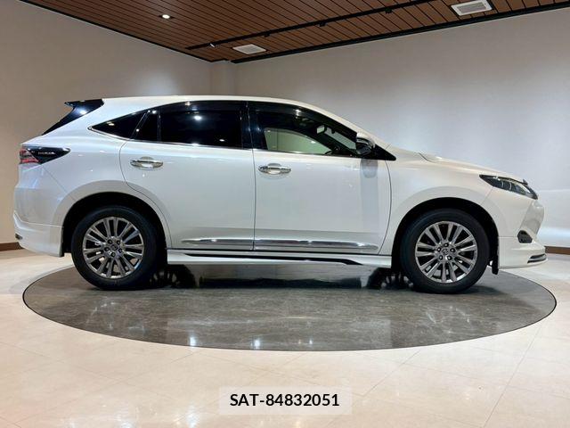 Toyota HARRIER 2017-02 8099420-5