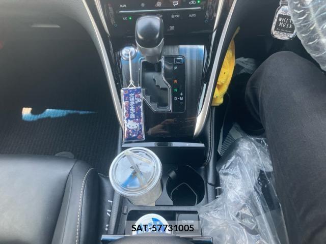 Toyota HARRIER 2019-06 8130374-20