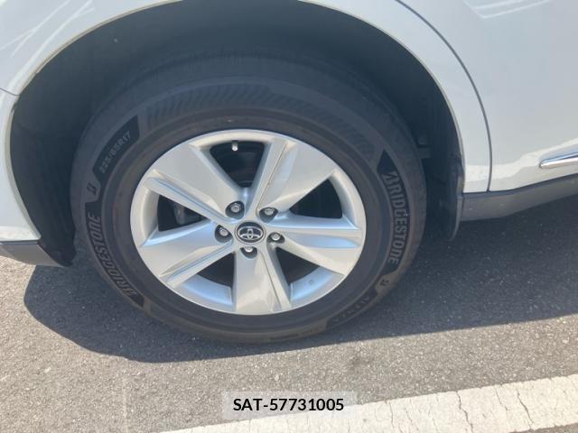 Toyota HARRIER 2019-06 8130374-6