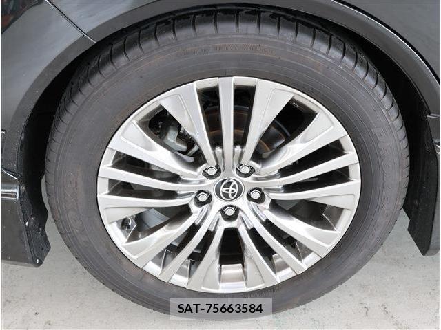 Toyota HARRIER 2022-12 8207730-10