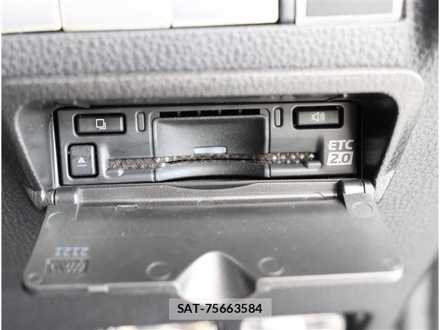 Toyota HARRIER 2022-12 8207730-5