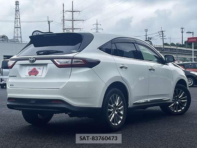 Toyota HARRIER 2017-08 8230230-2