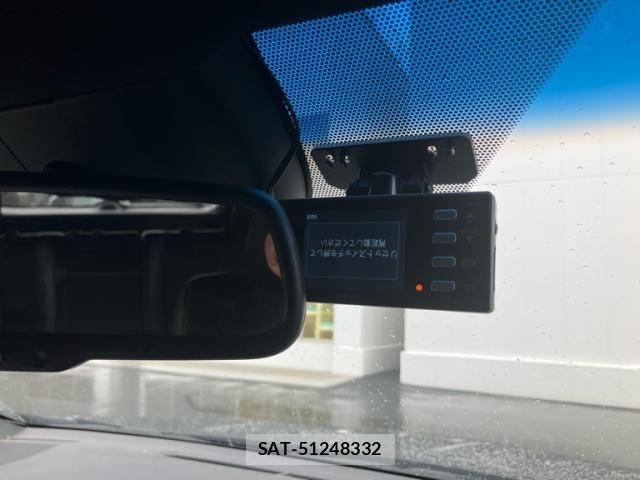 Toyota HARRIER 2015-11 8245320-23