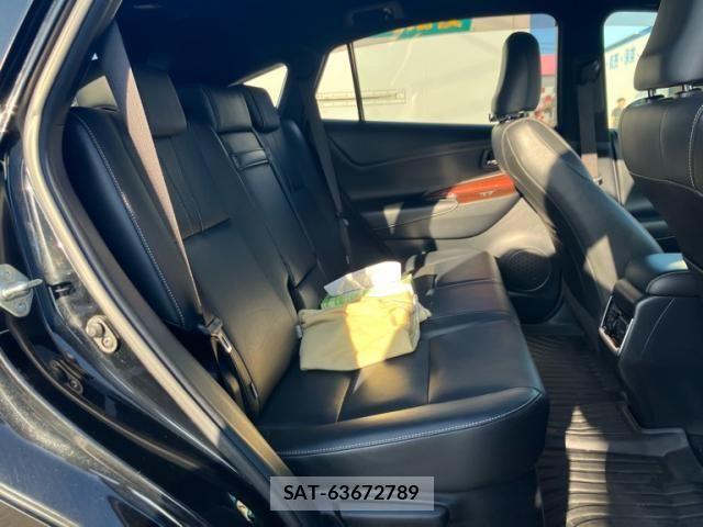 Toyota HARRIER 2016-02 8366132-8