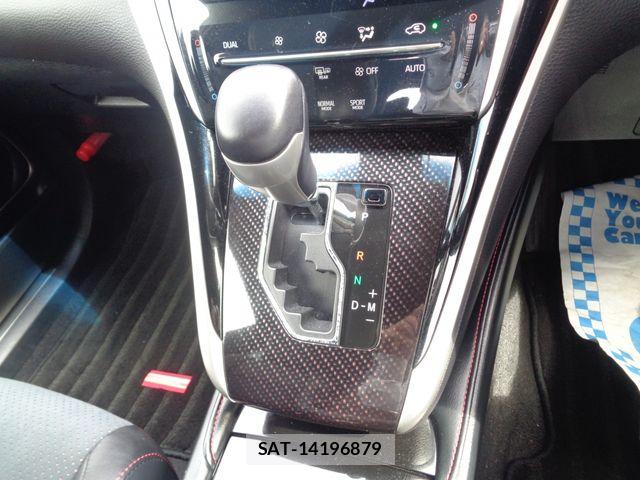 Toyota HARRIER 2017-07 8796103-16