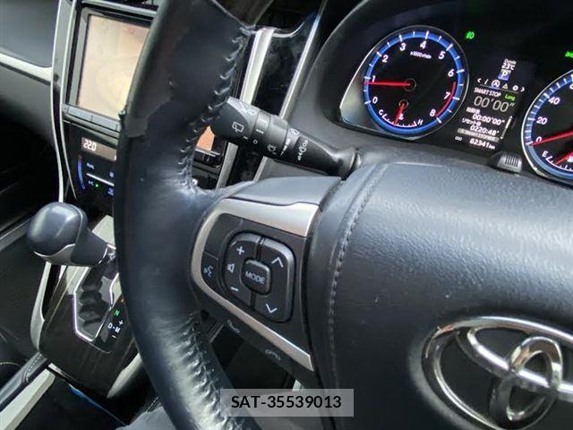 Toyota HARRIER 2016-06 8796104-25
