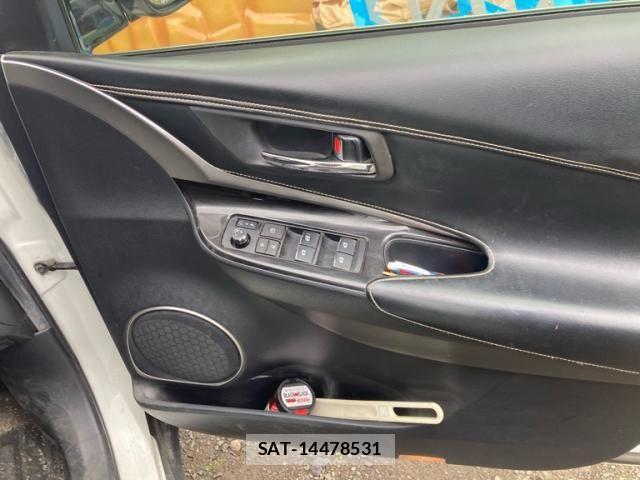 Toyota HARRIER 2017-11 8796105-13