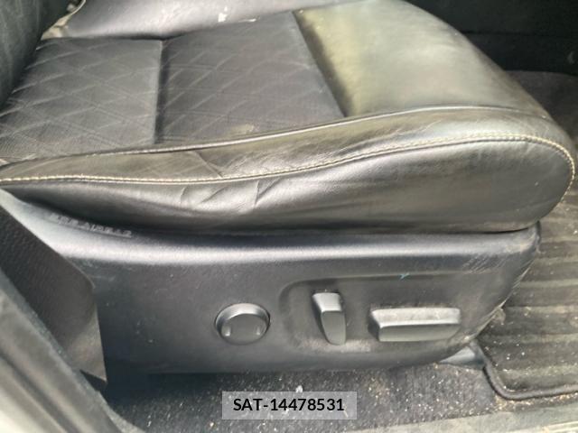 Toyota HARRIER 2017-11 8796105-14
