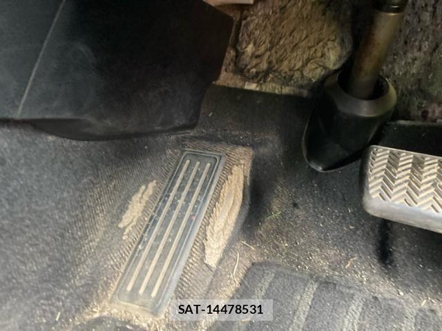Toyota HARRIER 2017-11 8796105-15