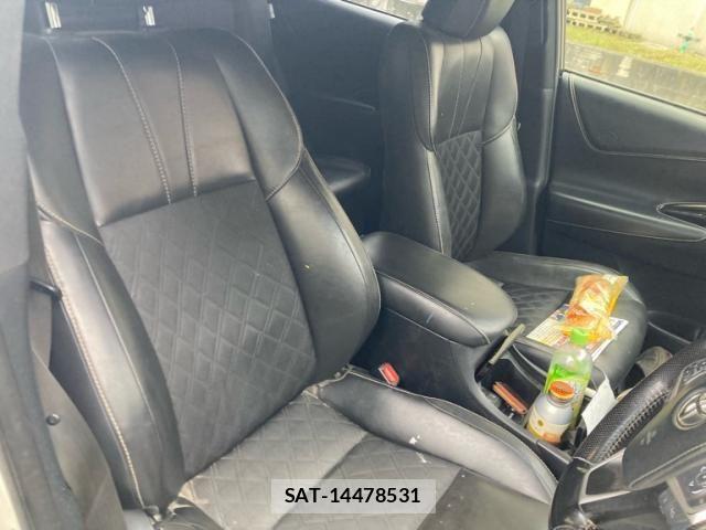 Toyota HARRIER 2017-11 8796105-5