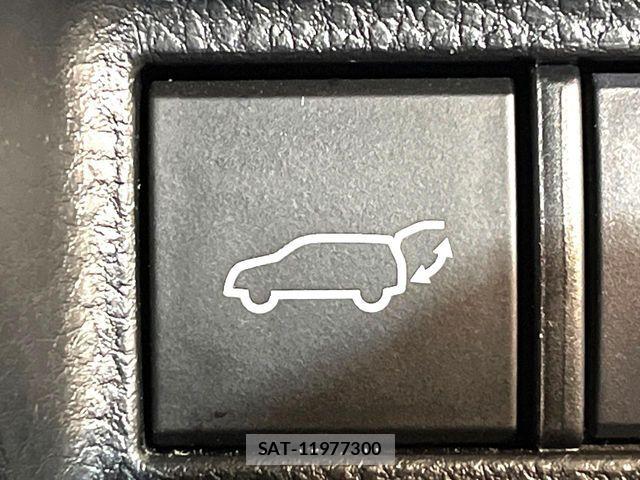 Toyota HARRIER 2021-03 8883672-6