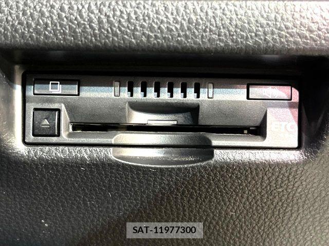 Toyota HARRIER 2021-03 8883672-7