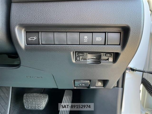 Toyota HARRIER HYBRID 2023-06 807481-14