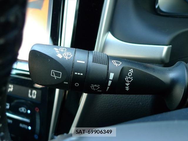 Toyota HARRIER HYBRID 2015-07 1178707-26