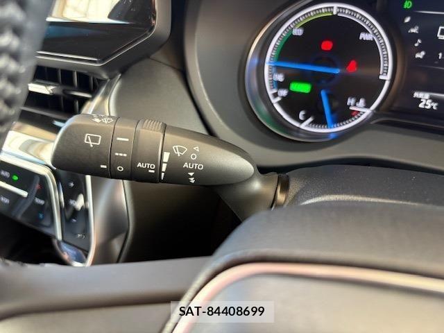 Toyota HARRIER HYBRID 2021-04 1212409-14