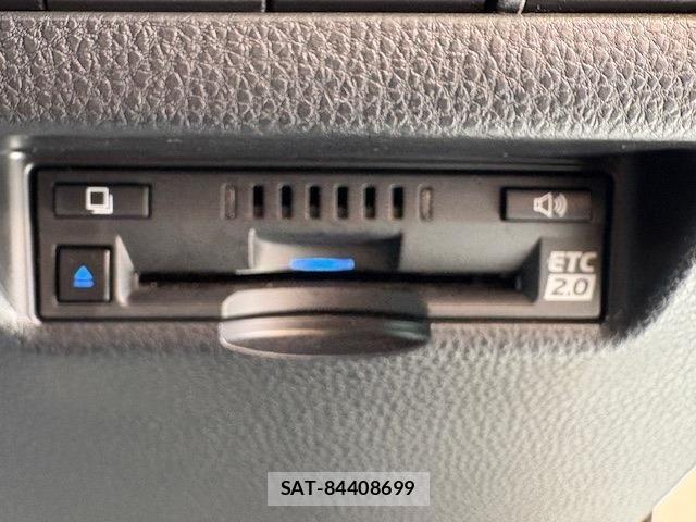 Toyota HARRIER HYBRID 2021-04 1212409-24