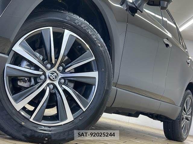 Toyota HARRIER HYBRID 2024-01 1221576-18