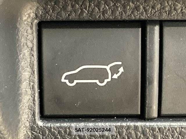 Toyota HARRIER HYBRID 2024-01 1221576-7