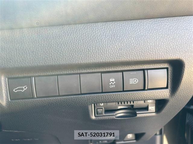 Toyota HARRIER HYBRID 2022-09 1313143-18