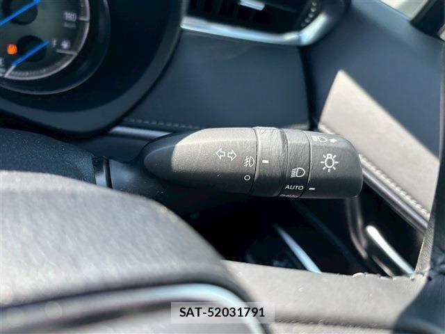 Toyota HARRIER HYBRID 2022-09 1313143-27