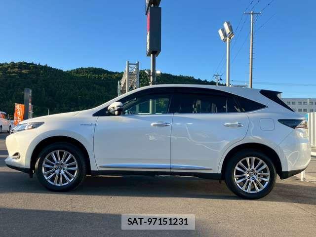 Toyota HARRIER HYBRID 2016-09 1326061-4