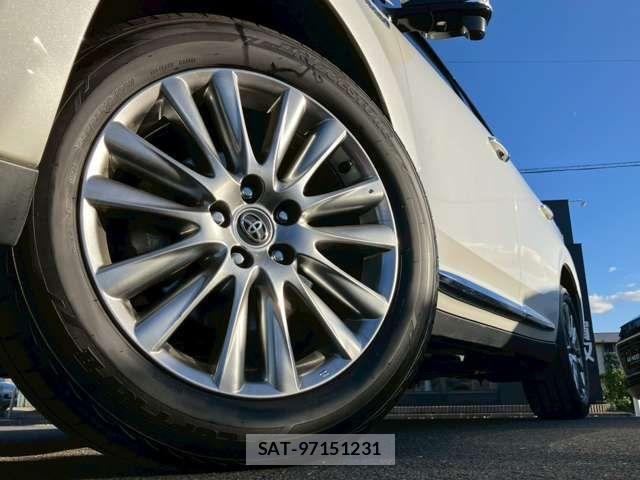 Toyota HARRIER HYBRID 2016-09 1326061-6