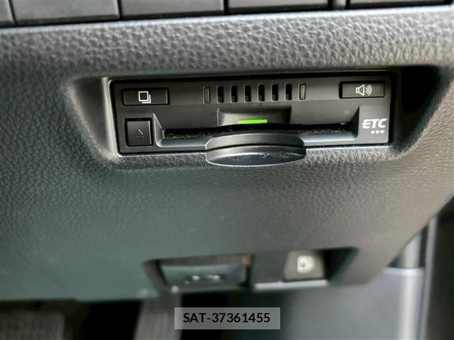 Toyota HARRIER HYBRID 2022-09 1625077-25