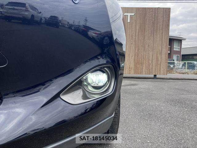 Toyota HARRIER HYBRID 2015-09 3671225-12
