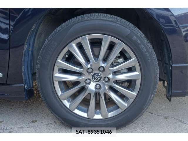 Toyota HARRIER HYBRID 2017-12 3906013-14