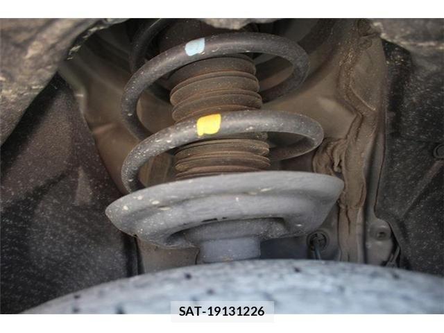 Toyota HARRIER HYBRID 2023-01 4043127-29