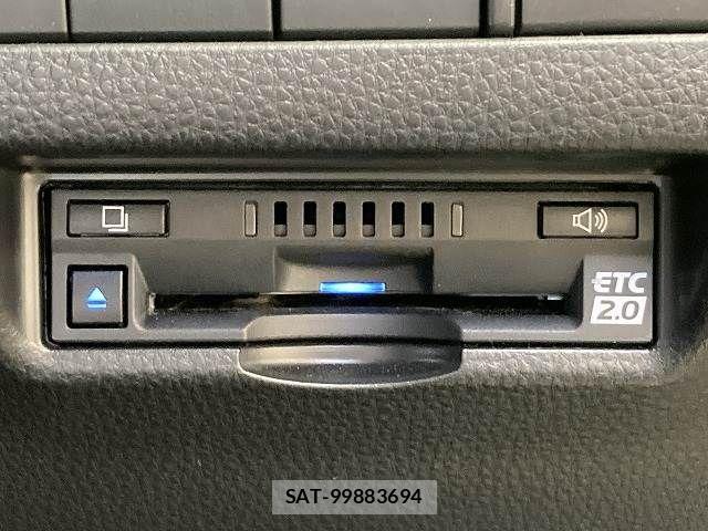 Toyota HARRIER HYBRID 2021-08 6215204-10