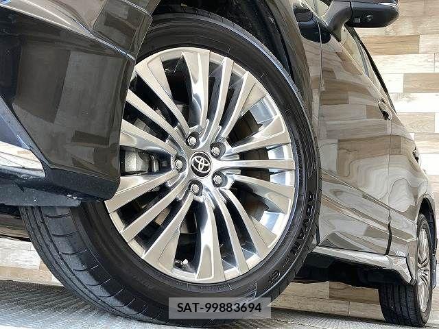 Toyota HARRIER HYBRID 2021-08 6215204-18