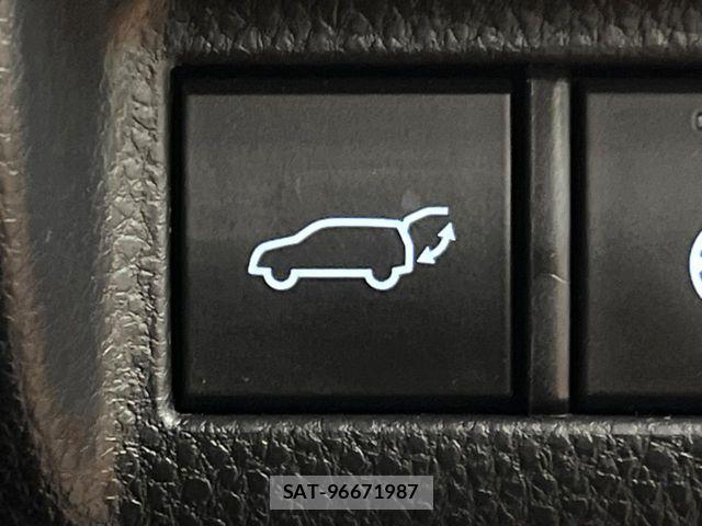 Toyota HARRIER HYBRID 2021-10 6815152-4