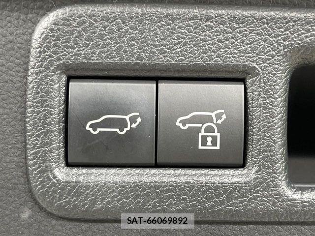 Toyota HARRIER HYBRID 2023-04 6905994-5