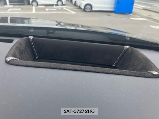Toyota HARRIER HYBRID 2022-03 6905991-15