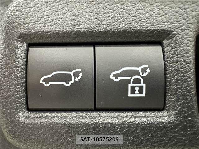 Toyota HARRIER HYBRID 2023-12 7250974-11