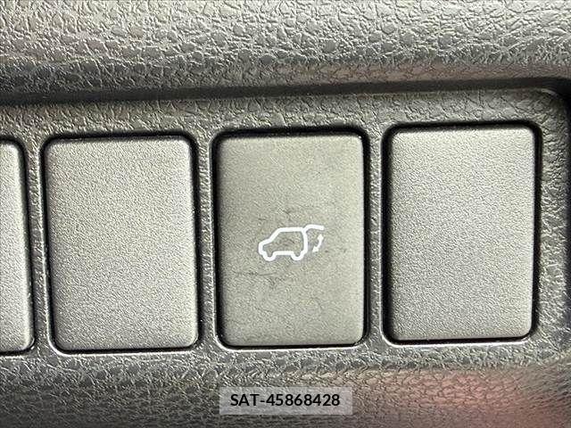 Toyota HARRIER HYBRID 2018-08 7616890-24