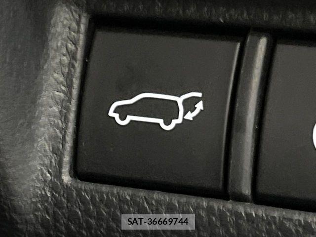 Toyota HARRIER HYBRID 2024-06 7616859-5
