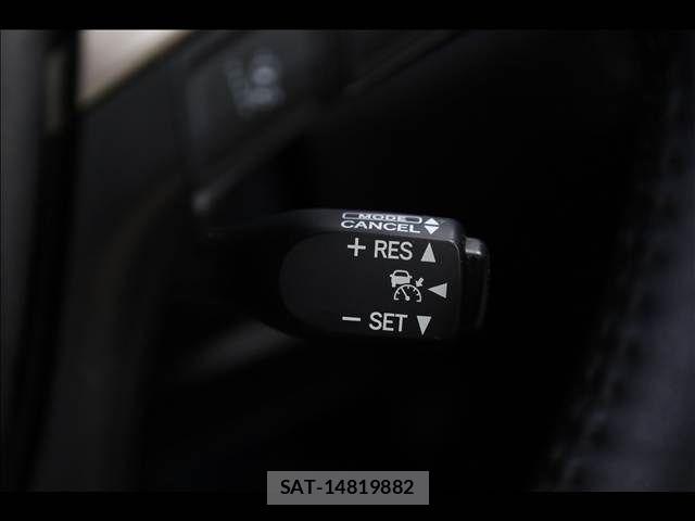 Toyota HARRIER HYBRID 2015-02 7616891-16