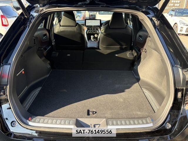 Toyota HARRIER HYBRID 2023-06 7723801-28