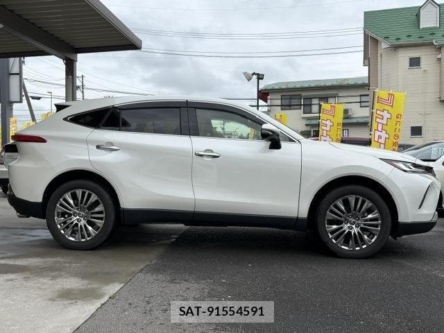 Toyota HARRIER HYBRID 2021-06 8035820-3