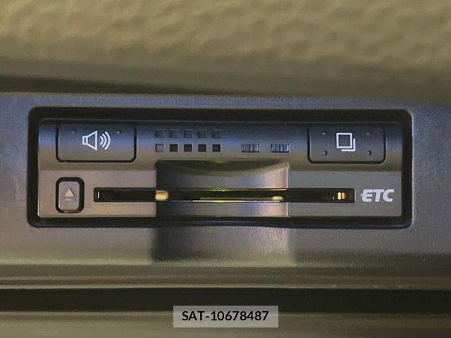 Toyota HARRIER HYBRID 2017-06 8073924-9