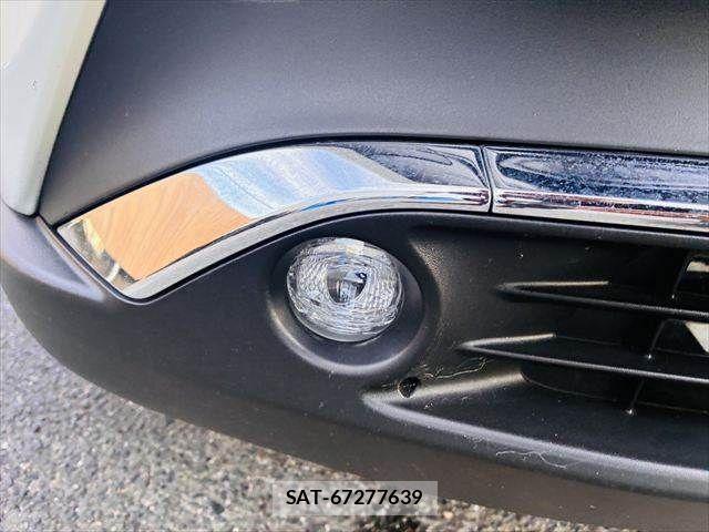 Toyota HARRIER HYBRID 2021-06 8073922-26