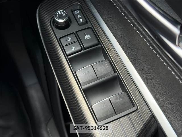 Toyota HARRIER HYBRID 2021-10 8099427-26