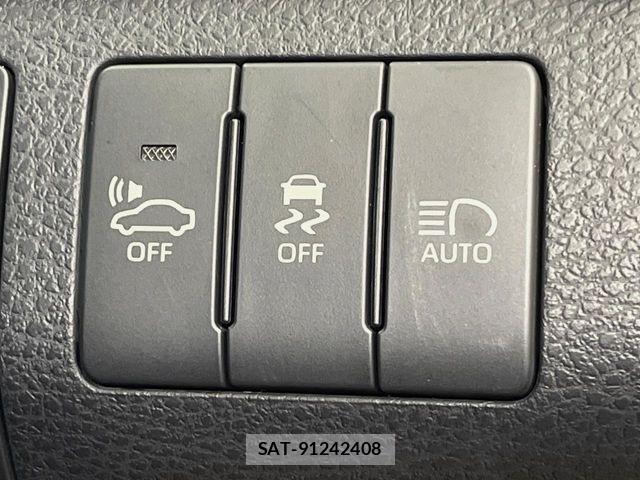Toyota HARRIER HYBRID 2017-09 8130417-6