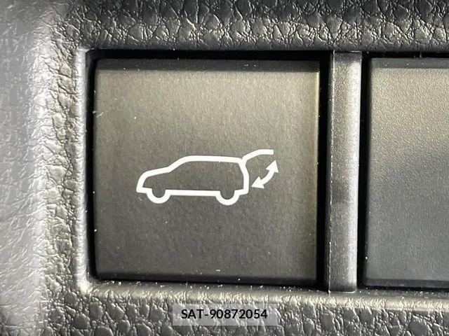 Toyota HARRIER HYBRID 2023-06 8130397-6